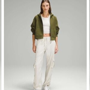Lululemon Dance Studio Relaxed Fit Mid-Rise Cargo Pant in Bone Size Small
